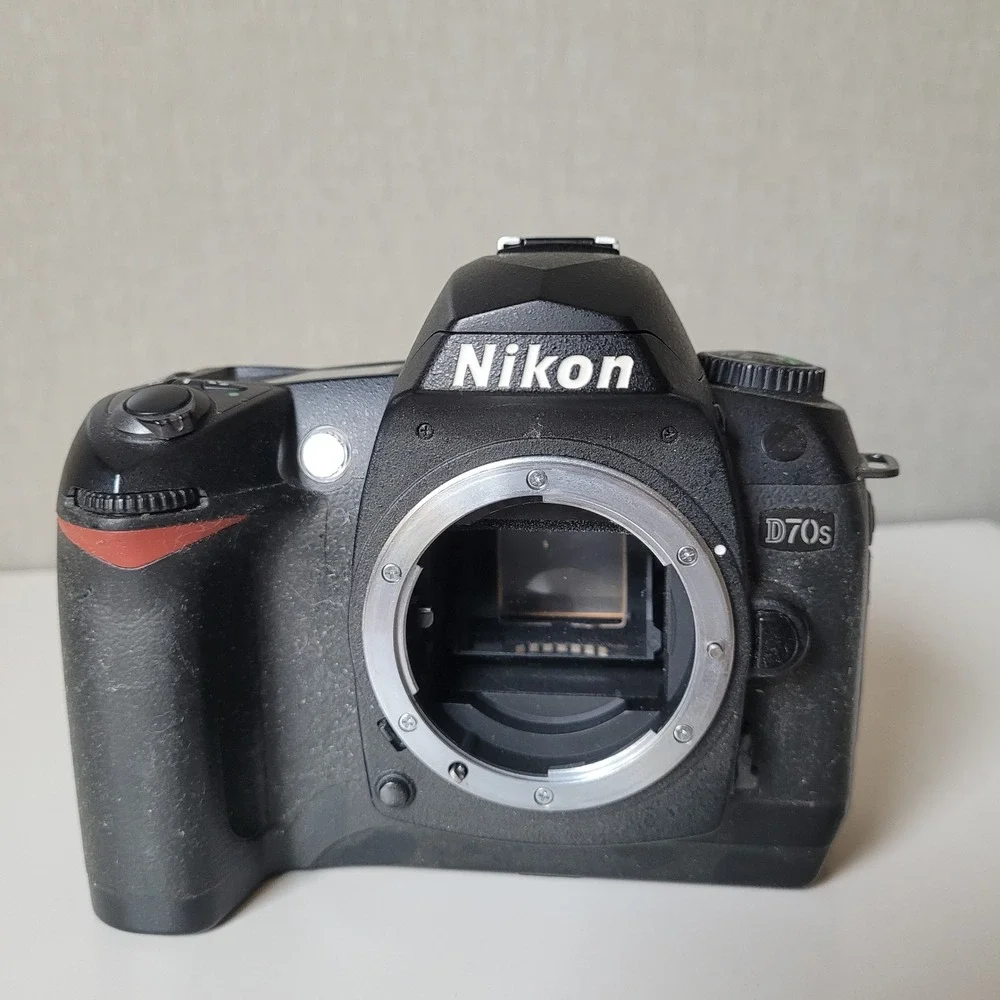 Nikon D70s Digital SLR Camera Body Unisex Black Retro Y2K Photography UNTESTED